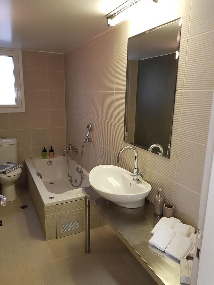 Chung cư 75 m² 3 phòng ngủ, 2 phòng tắm riêng ở Acropolis - Koukaki Athens Ngoại thất bức ảnh